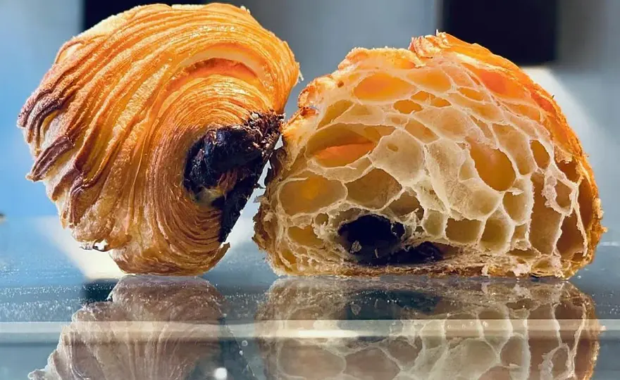 Croissant de chocolate perfecto - El secreto de su crujiente
