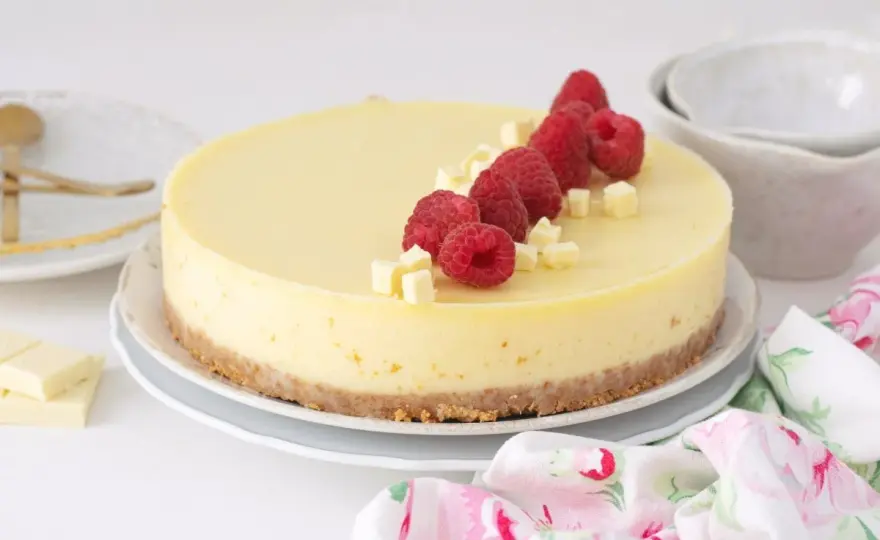 Tarta de Chocolate Blanco: Cremosa, Firme y sin Empalagar
