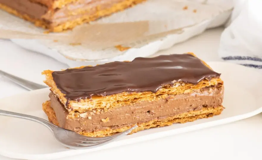 Milhojas de Chocolate Perfecto - Crujiente y Cremoso