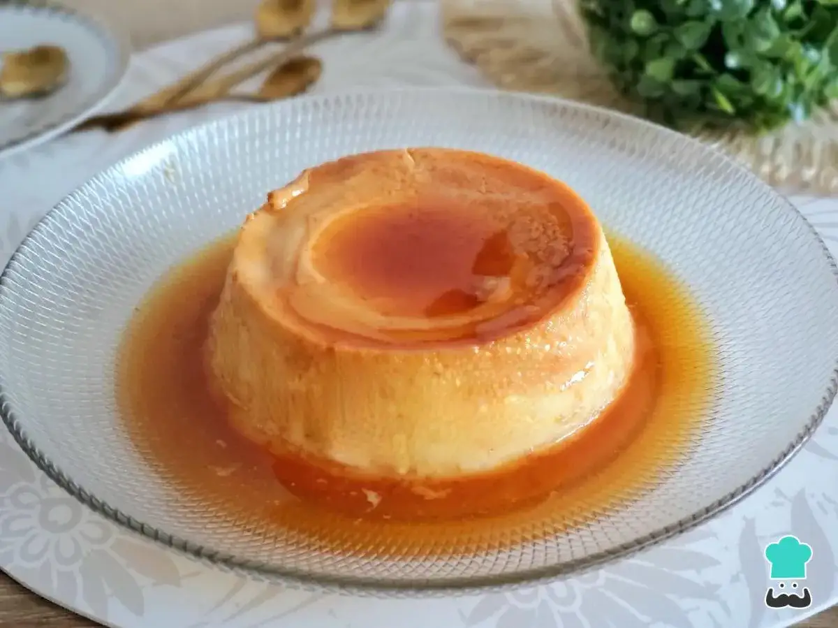 Delicioso flan casero con caramelo l&iacute;quido, perfecto para tu pr&oacute;xima receta.