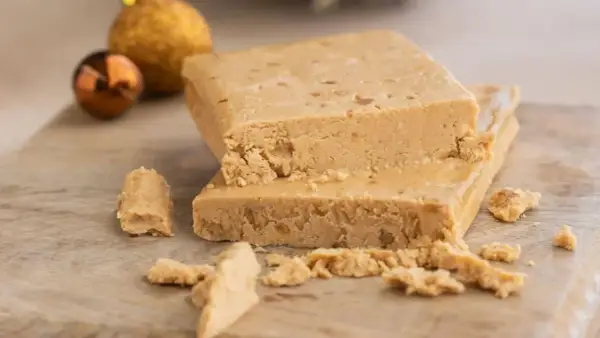 Turrón de Jijona, un dulce navideño tradicional. Perfecta para tu receta casera.